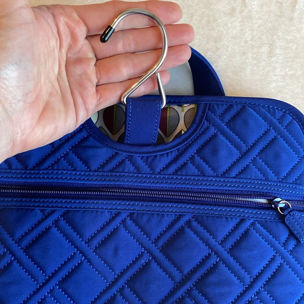 Vera Bradley Hanging Roll Up Travel Organizer. Cosmetic/Bathroom Bag. EUC Royal. - Picture 12 of 13